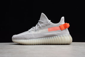 Tênis Adidas Yeezy 350 V2 Tail Light