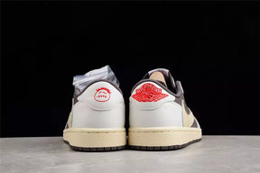 Tênis Air Jordan 1 Low x Travis Scott - Reverse Mocha