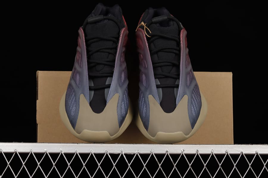 Tênis Adidas Yeezy 700 V3 Fade Carbon