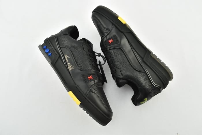Tênis Louis Vuitton Trainer Black Signature
