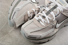 Tênis Nike Zoom Vomero 5 Light Orewood Brown