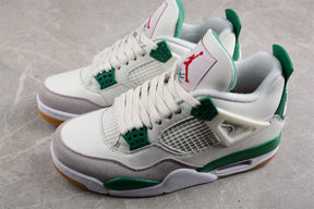 Tênis Air Jordan 4 Retro x Nike SB Pine Green