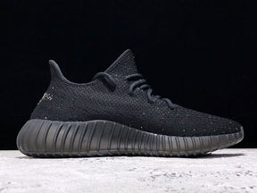 Tênis Adidas Yeezy 350 V2 Oreo
