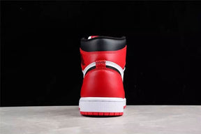 Tênis Air Jordan 1 High Chicago