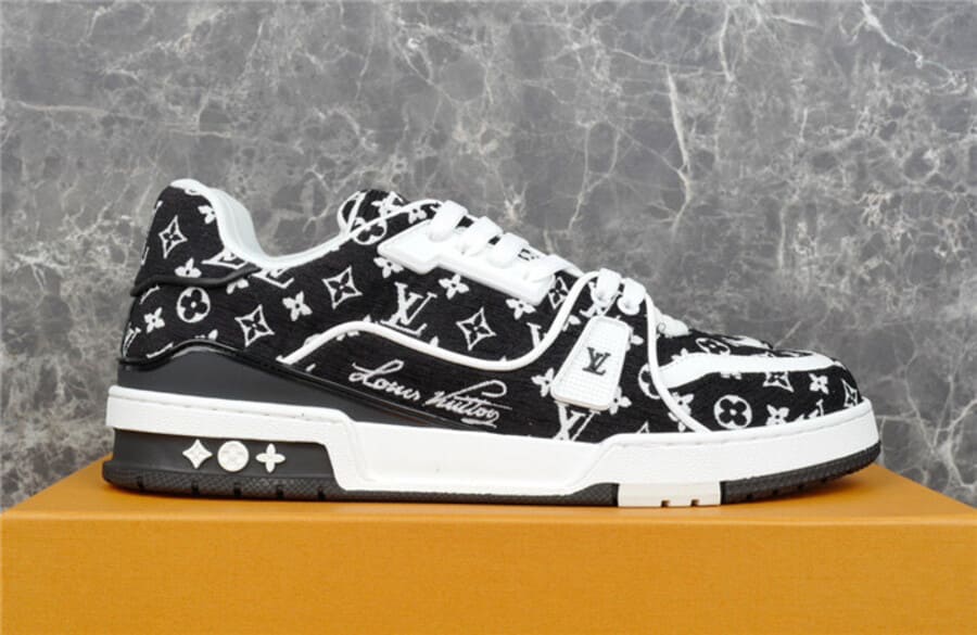 Tênis Louis Vuitton Trainer Black Monogram Textile