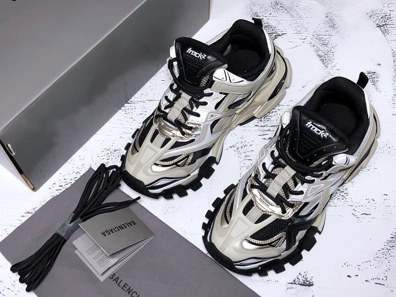 Tênis Balenciaga Track 2.0  Beige Black