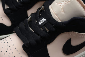 Tênis Jordan 1 Low Black Guava Ice