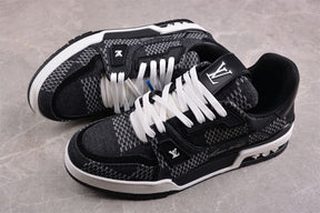 Tênis Louis Vuitton LV Trainer Black Damier 3D Denim