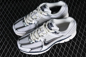 Tênis Nike Zoom Vomero 5 Photon Dust Metallic Silver