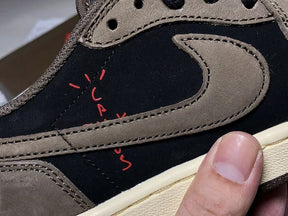 Tênis Air Jordan 1 Low Travis Scott Cactus Jack