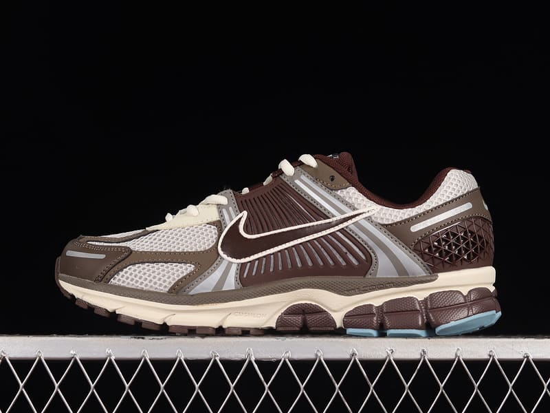 Tênis Nike Zoom Vomero 5 Earth Fossil