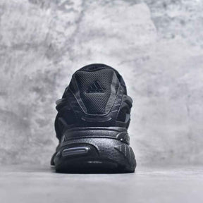 Tênis Pharrell Williams x Adidas Adistar Jellyfish Triple Black