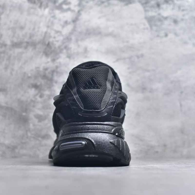 Tênis Pharrell Williams x Adidas Adistar Jellyfish Triple Black