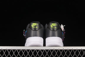 Tênis Nike Air Force 1 PRM Black Carabiner