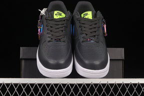 Tênis Nike Air Force 1 PRM Black Carabiner