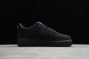 Tênis Nike x Stussy Air Force 1 Triple Black