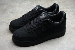 Tênis Nike x Stussy Air Force 1 Triple Black