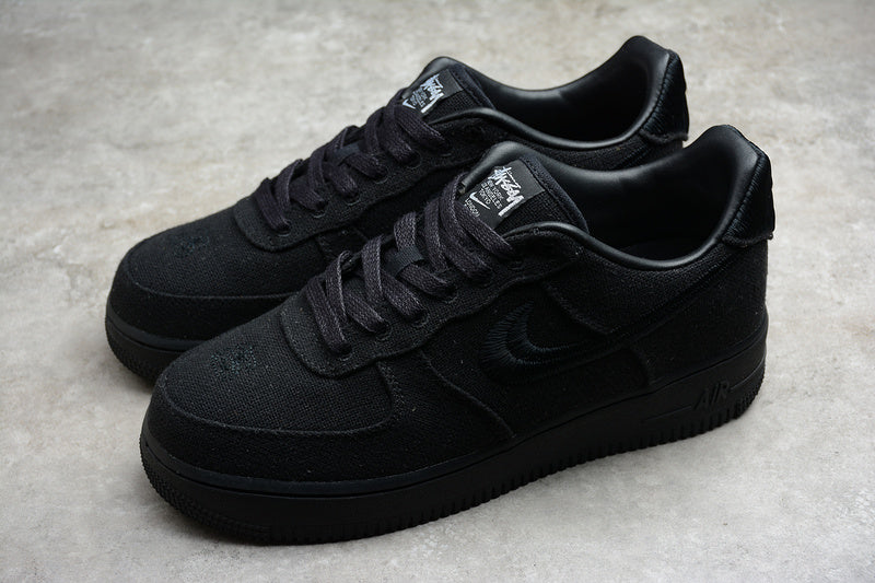 Tênis Nike x Stussy Air Force 1 Triple Black