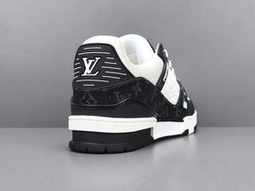 Tênis Louis Vuitton LV Trainer White Black