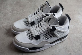 Tênis Air Jordan 4 Military Black