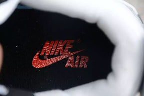 Tênis Air Jordan 4 Retro White Cement