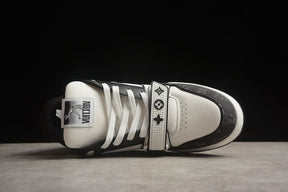 Tênis Louis Vuitton Trainer Black White
