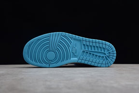 Tênis Air Jordan 1 High x Off-White UNC