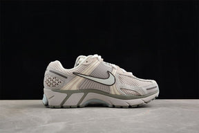 Tênis Nike Zoom Vomero 5 Light Orewood Brown