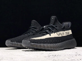 Tênis Adidas Yeezy 350 V2 Oreo