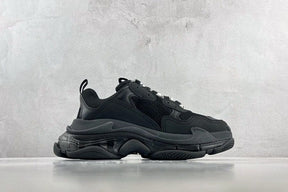 Tênis Balenciaga Triple S Triple Black