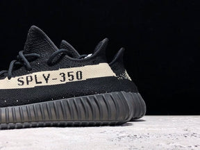 Tênis Adidas Yeezy 350 V2 Oreo