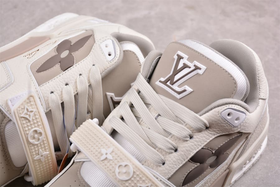 Tênis Louis Vuitton Trainer Monogram Flower Beige
