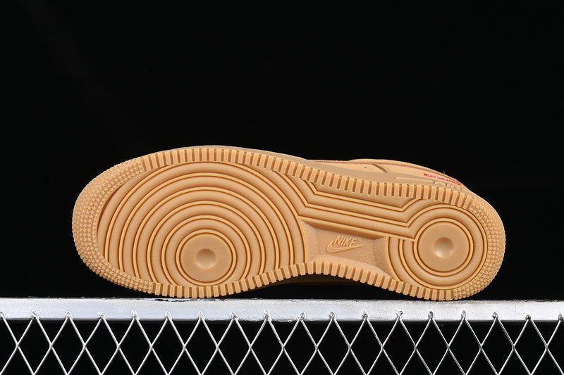 Tênis Nike Air Force 1 Supreme Wheat