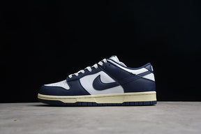 Tênis Nike Dunk Low Vintage Navy
