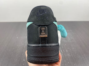 Tênis Nike Air Force 1 Tiffany & Co.