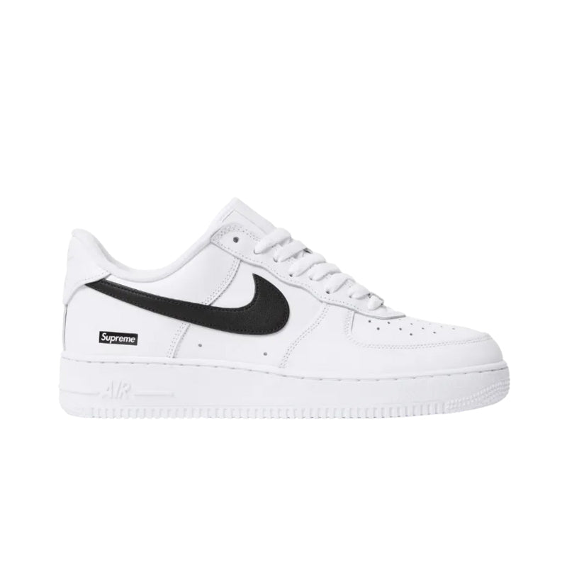 Tênis Air Force 1 Low White x Supreme