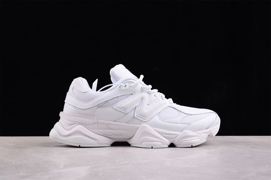 Tênis New Balance 9060 Triple White
