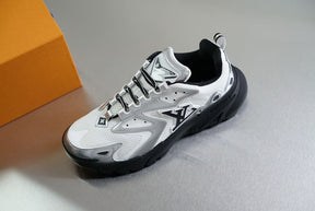 Tênis Louis Vuitton Runner Tatic Silver