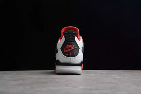 Tênis Air Jordan 4 Fire Red