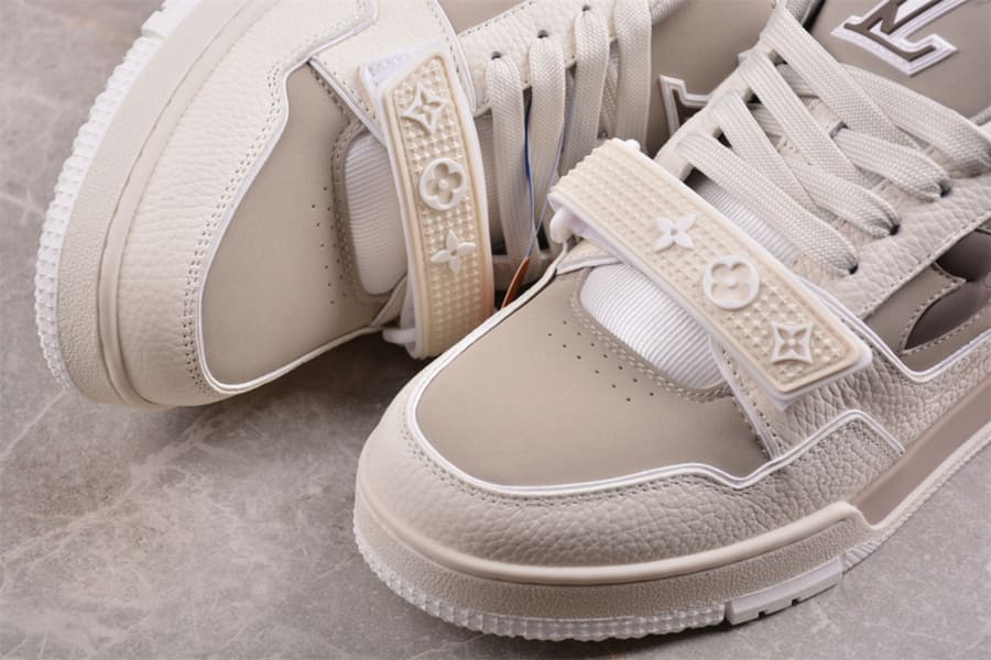 Tênis Louis Vuitton Trainer Monogram Flower Beige