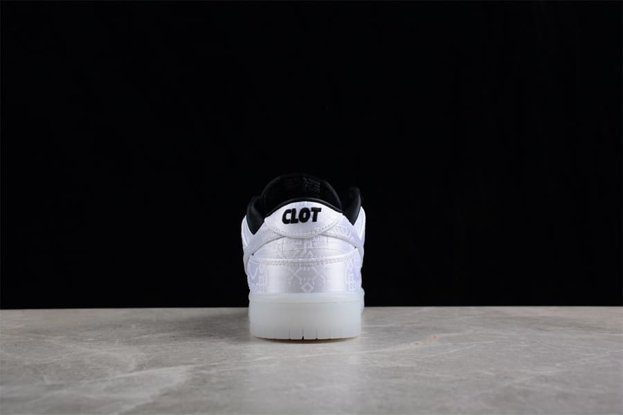Tênis Nike Dunk Low Clot x Fragment Design