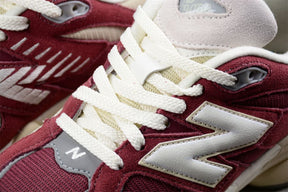 Tênis New Balance 9060 Washed Burgundy