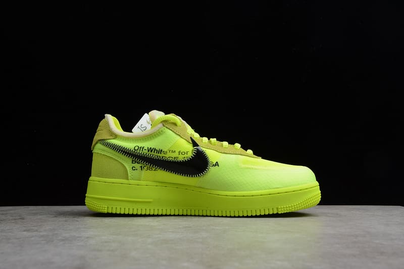 Tênis Air Force 1 Low Off-White Volt