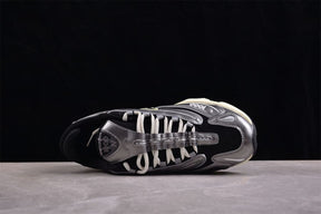 Tênis New Balance 1000 Silver Metallic Black