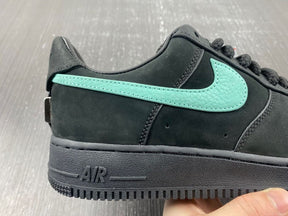 Tênis Nike Air Force 1 Tiffany & Co.