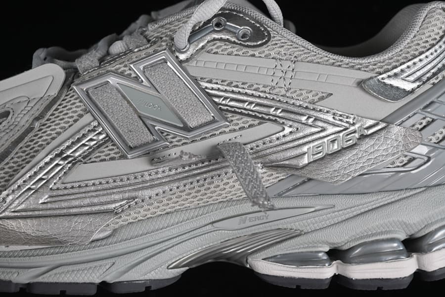 Tênis New Balance 1906A Concrete Silver Metallic