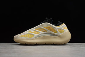Tênis Adidas Yeezy 700 V3 Safflower