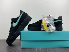 Tênis Nike Air Force 1 Tiffany & Co.