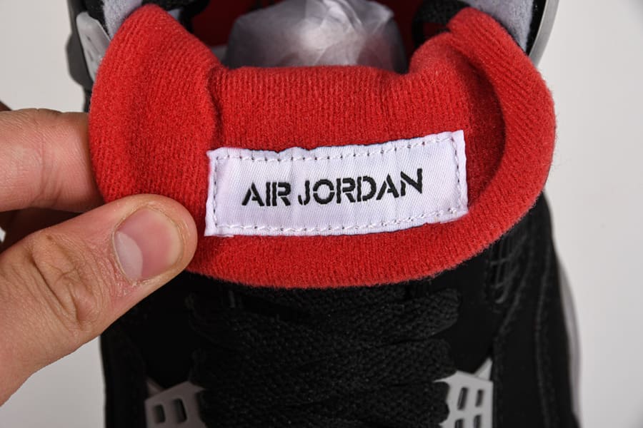 Tênis Air Jordan 4 Bred