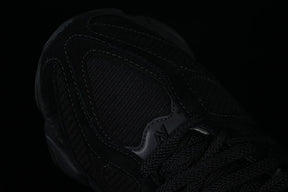 Tênis New Balance 9060 Triple Black